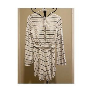 Bardot Lowcut V-Neck Romper, White with black stripes- Sise AUS 8| US 4/XS